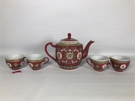 Chinese Porcelain Tea Pot Set