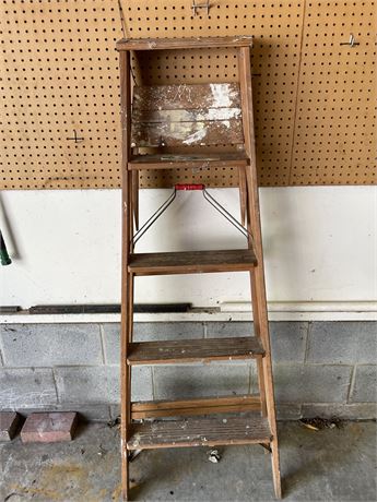 5 Ft. Wood Ladder