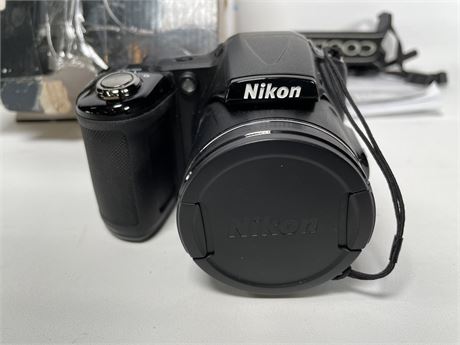 Nikon Coolpix LX830