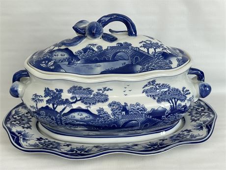 Sold at Auction: A pair of blue and white porcelain covered soup